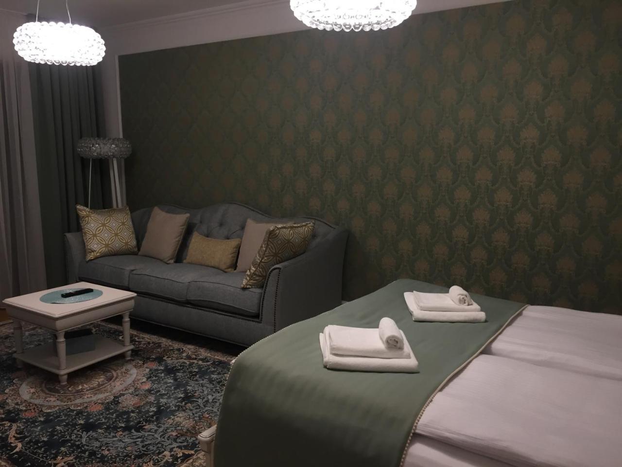 Flori De Iulie Apartment