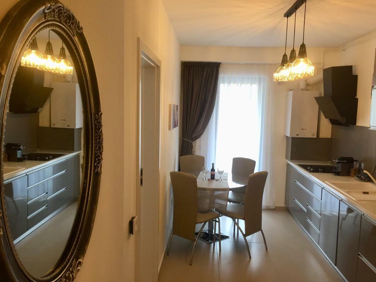 Apartment Flori De Iulie Brasov